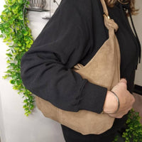 Borsa “Le Sacche” in CAMOSCIO stile sacco – Made in Italy