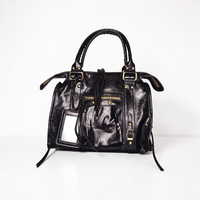 Borsa Donna Adelaide in Poliuretano Premium con Tracolla
