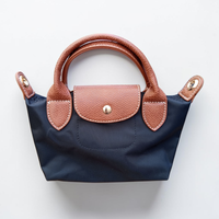 Borsa Martina AnemBags in Tela e Poliuretano con Tracolla – Compatta ed Elegante