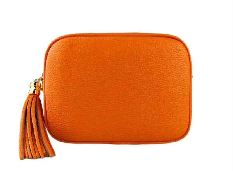 “Le Saponette – borsa in vera pelle” oppure “Borsa Le Saponette in pelle made in Italy”