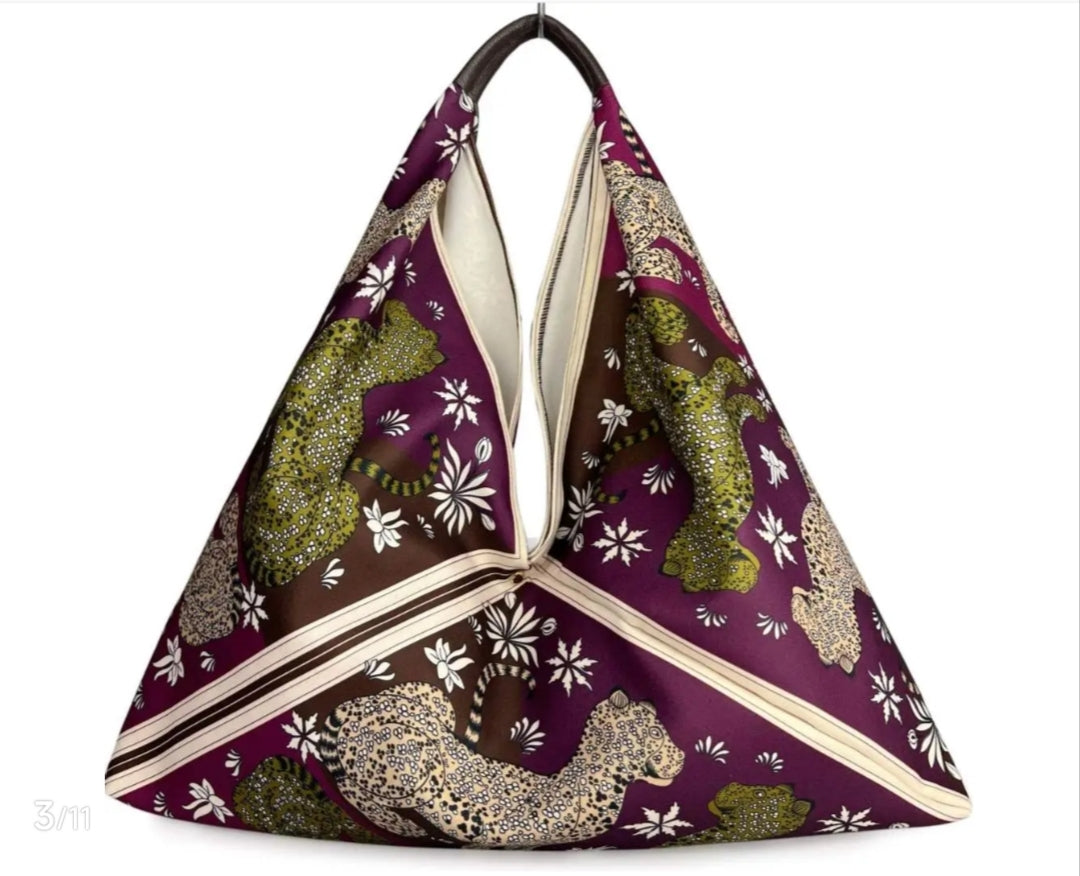 Borsa Asia Triangolo in Tessuto e Vera Pelle Made in Italy