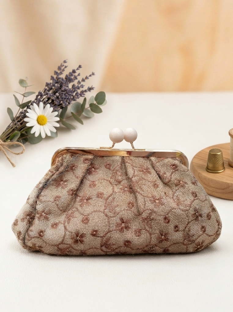 Borsa Clelia clucht con pomelli laccati Anembags